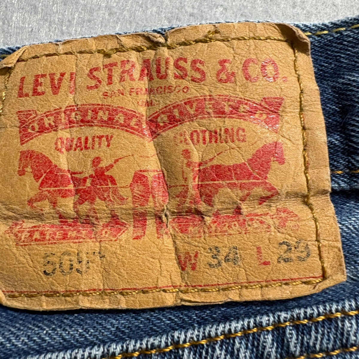 Levi's 505 Regular Fit Jeans Mens 34x29 Medium Wash Blue Denim Straight Leg