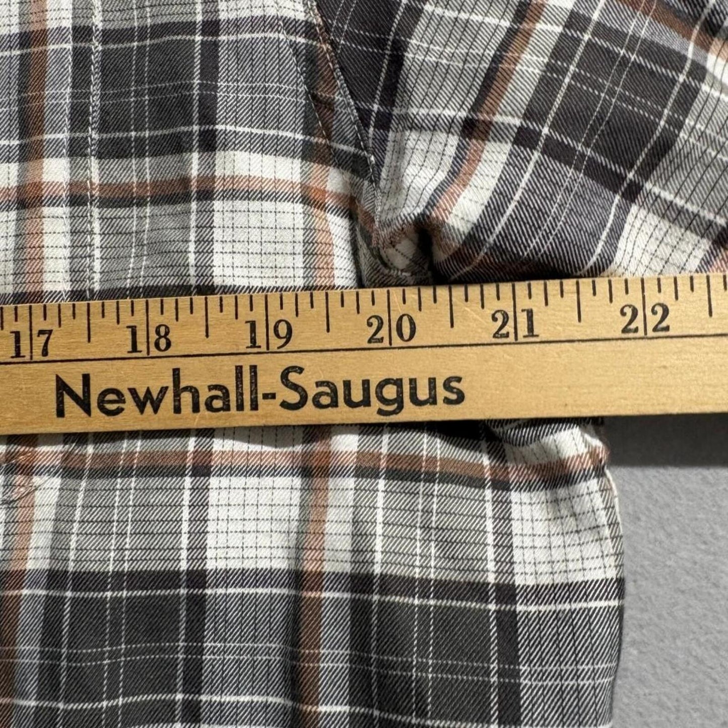 Clearwater Outfitters Plaid Button Down Shirt Mens Large Brown Gray Long Sleeve