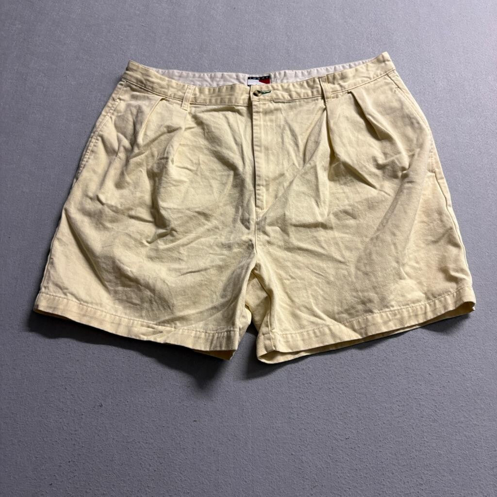 Tommy Hilfiger Chino Shorts Mens 40 Yellow Cotton Pleated Front Casual