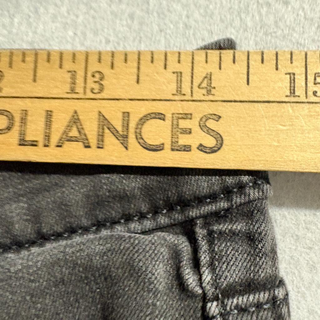 Levi's 724 High Rise Straight Jeans Womens Size 30x32 Black Denim Stretch