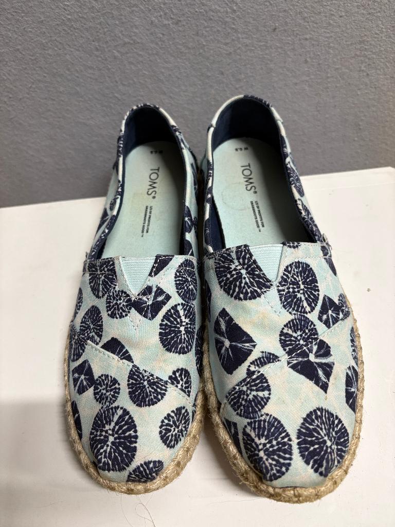 TOMS Alpargata Espadrille Flats Womens Size 6.5 Blue White Geometric Slip On
