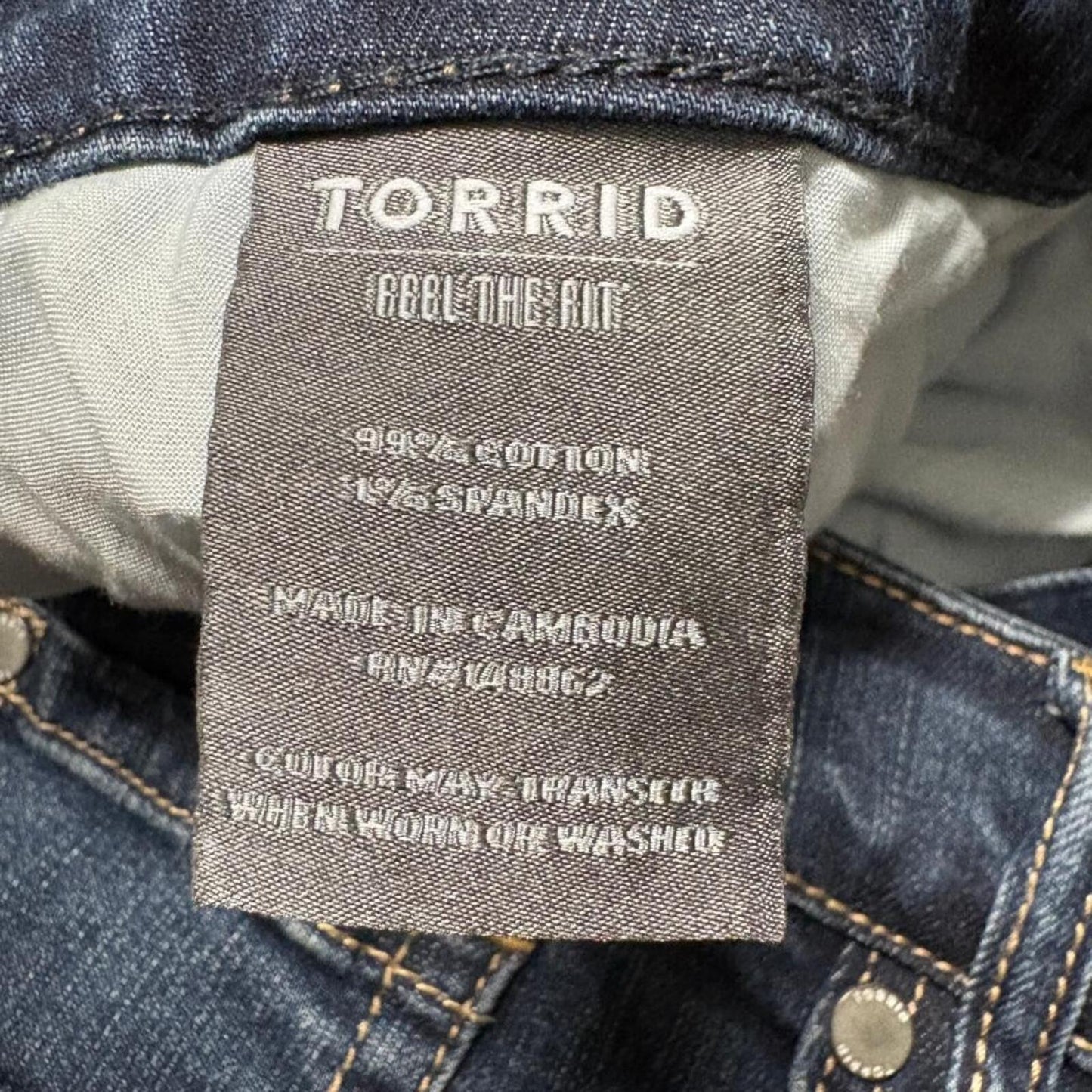 Torrid Crop Boyfriend Jeans Womens 24 Blue Denim Fray Hem Vintage Stretch
