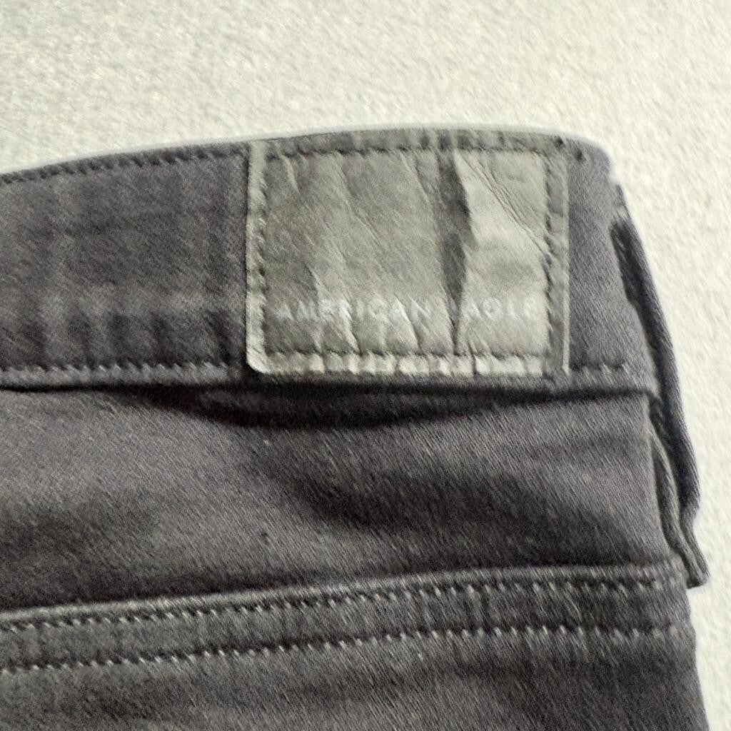 American Eagle Next Level Stretch Jeans Womens 16 Regular Black Distressed