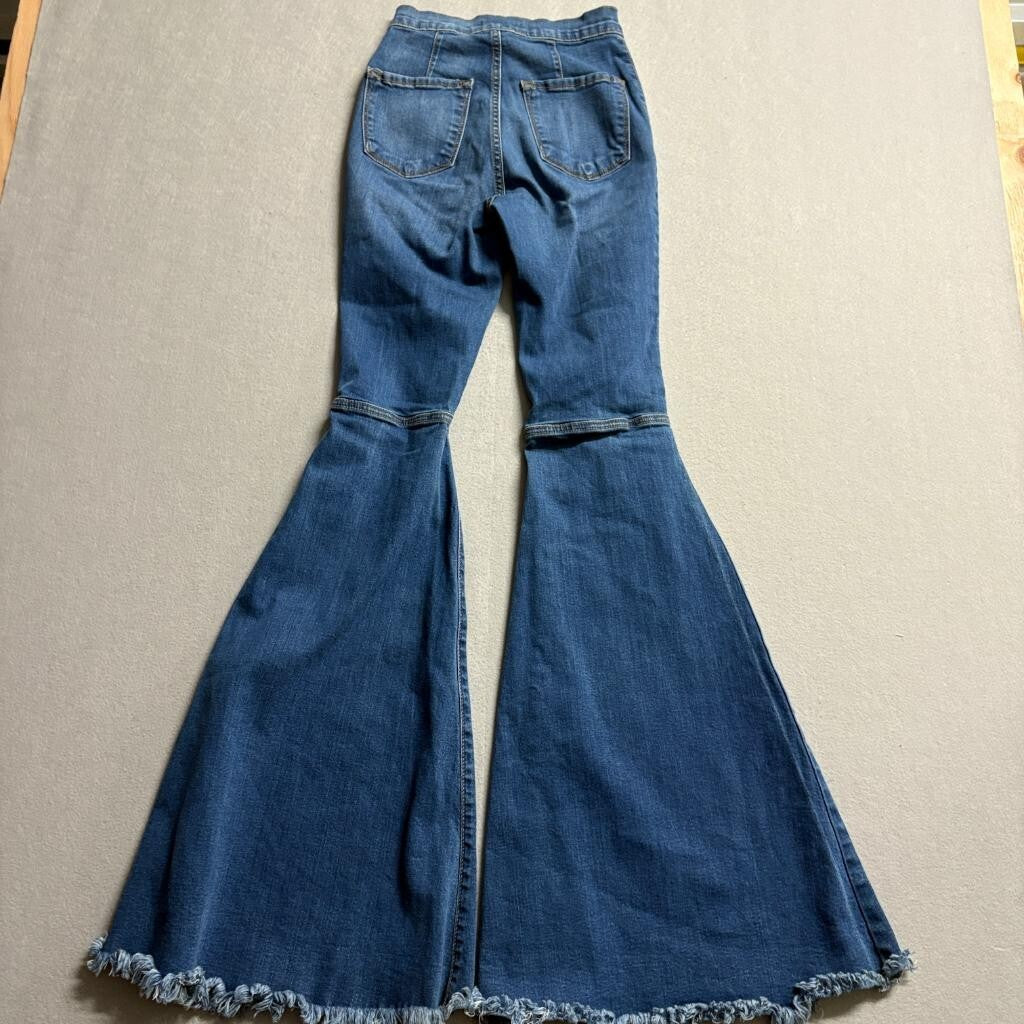 Fashion Nova High Rise Extreme Flare Jeans Womens Size 1 W24 Distressed Raw Hem