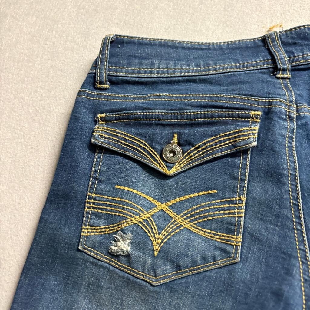 WAM What About Me Distressed Crop Jeans Womens Size 5/6 Blue Denim Cuffed