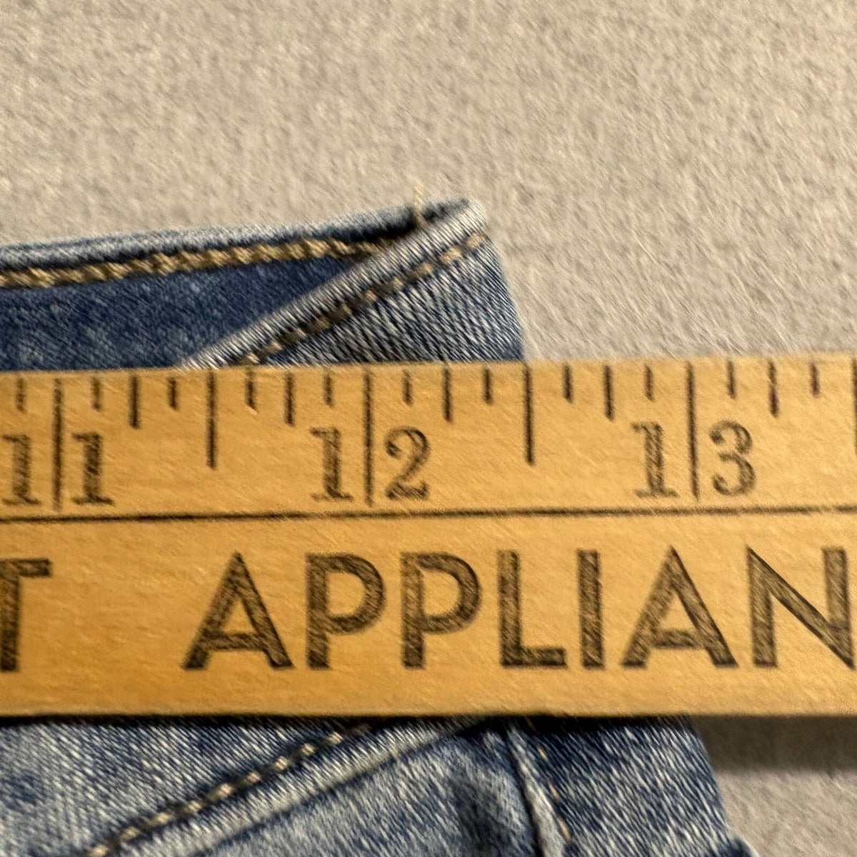 Risen Jeans Womens Size 3/26 High Rise Wide Leg Raw Hem Blue Denim Stretch Jeans