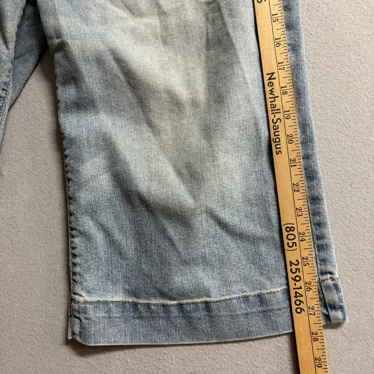 Covington Denim Capri Jeans Womens Size 14 Light Wash Stretch Cropped Shorts
