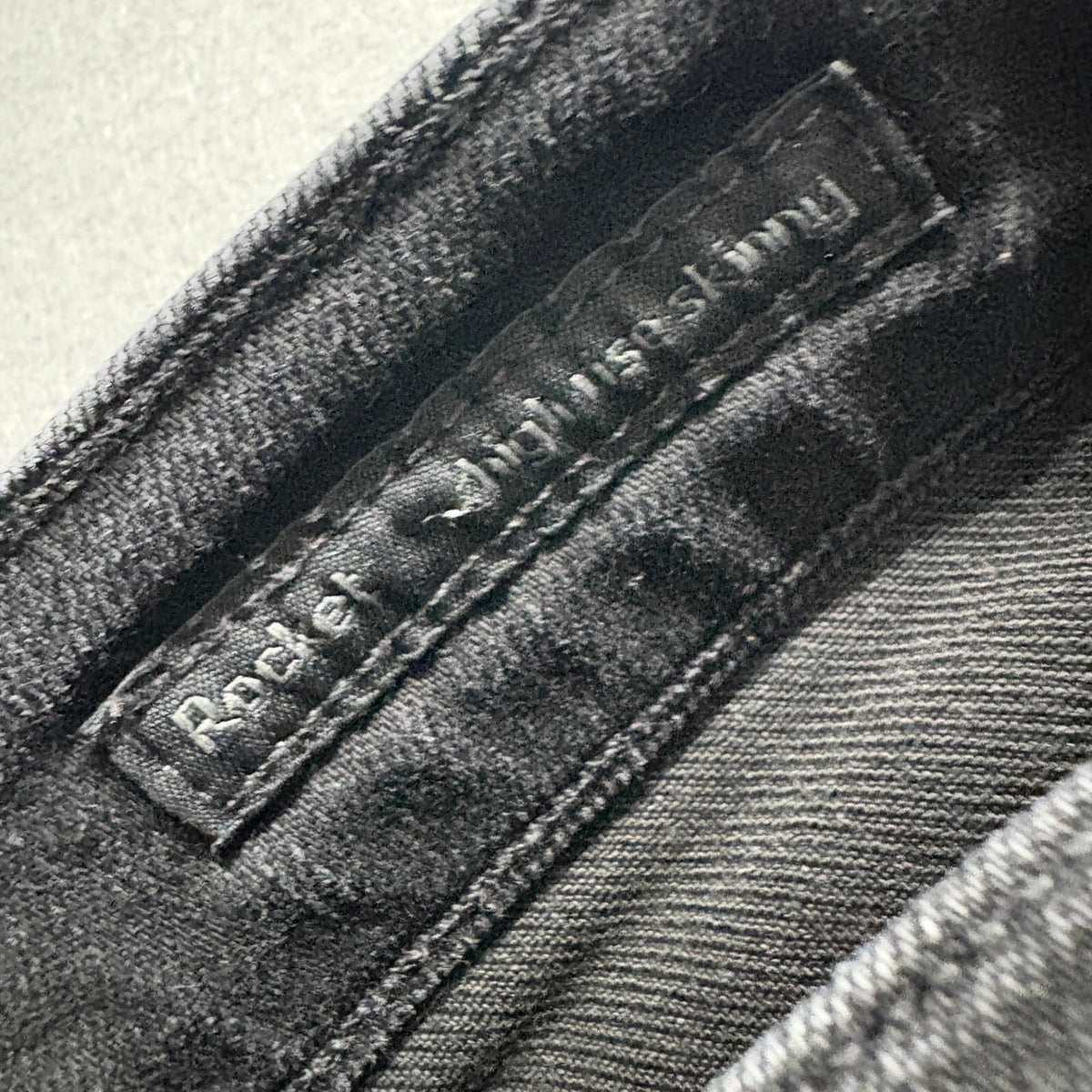 Citizens of Humanity Rocket High Rise Skinny Jeans Womens 26 Black Raw Hem