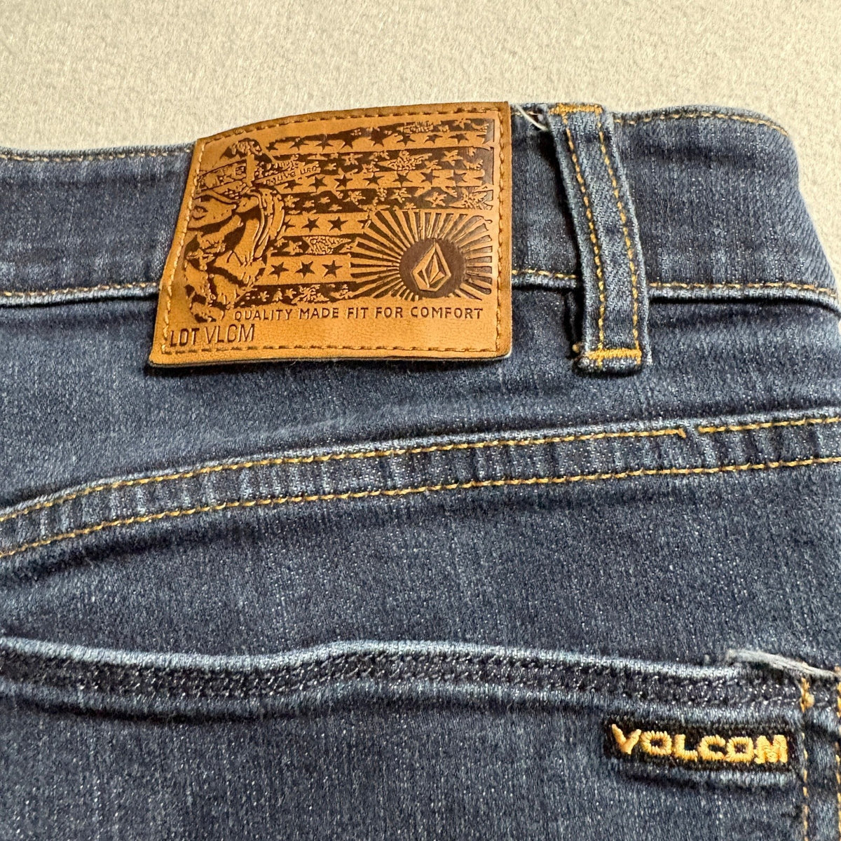Volcom Vorta Slim Straight Jeans Mens 36 Dark Wash Stretch Denim Blue Skate