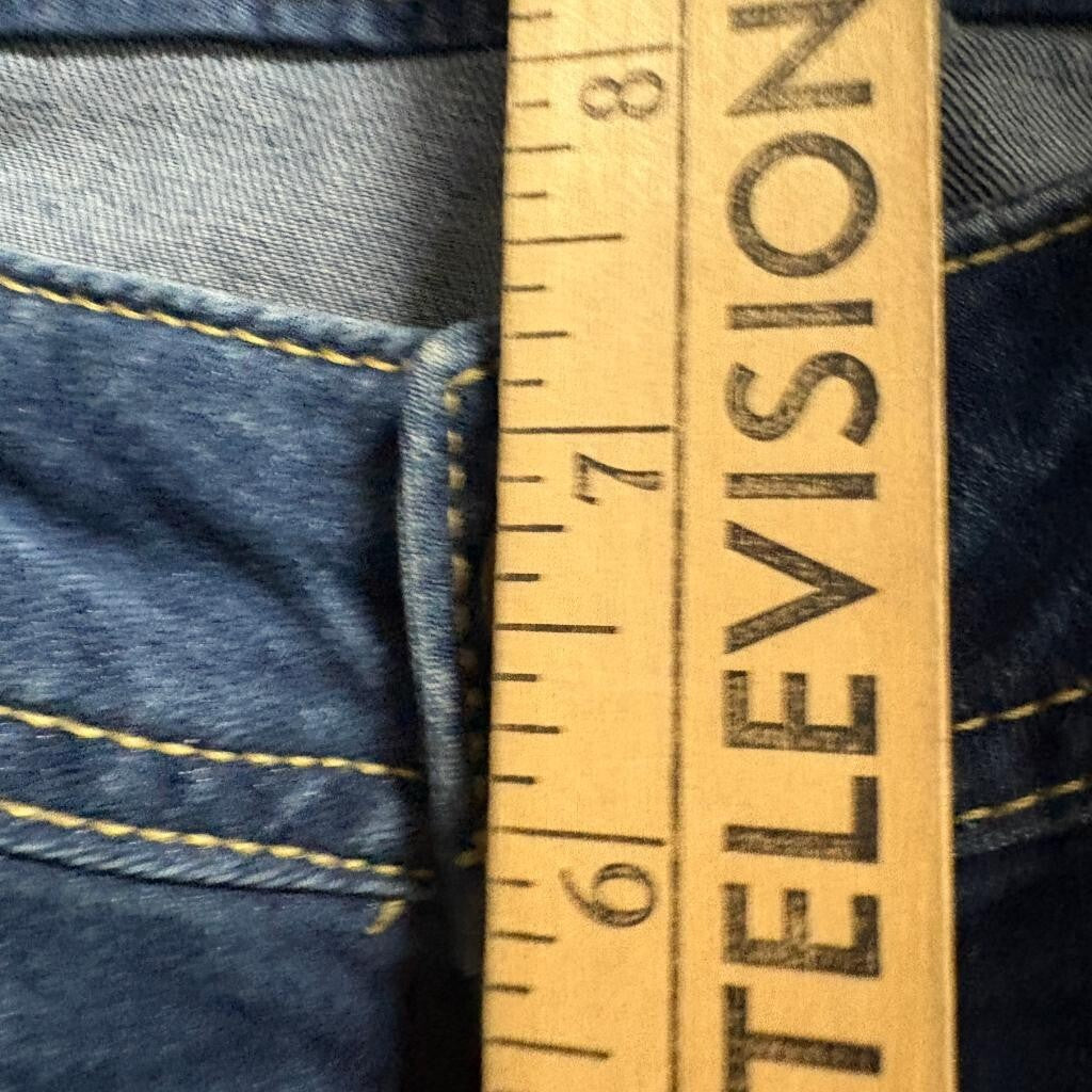 WAM What About Me Distressed Crop Jeans Womens Size 5/6 Blue Denim Cuffed