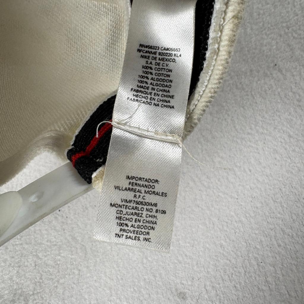 Nike Vintage Snapback Hat White Green Gold Embroidered Swoosh Cap