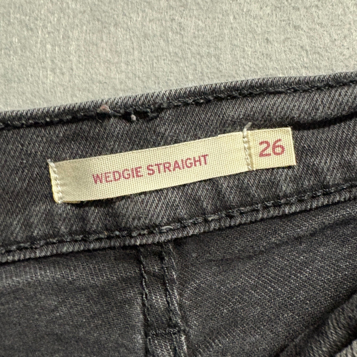 Levi's Wedgie Straight Jeans Womens 26 Distressed Black Denim High Rise W26 L28