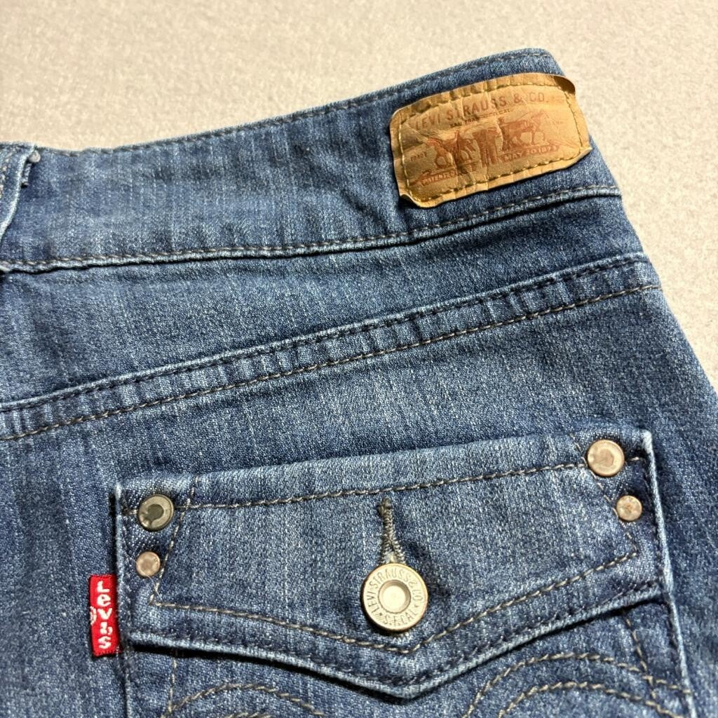 Levis Demi Curve Bootcut Jeans Womens Size 2M Blue Denim Flap Pocket Stretch