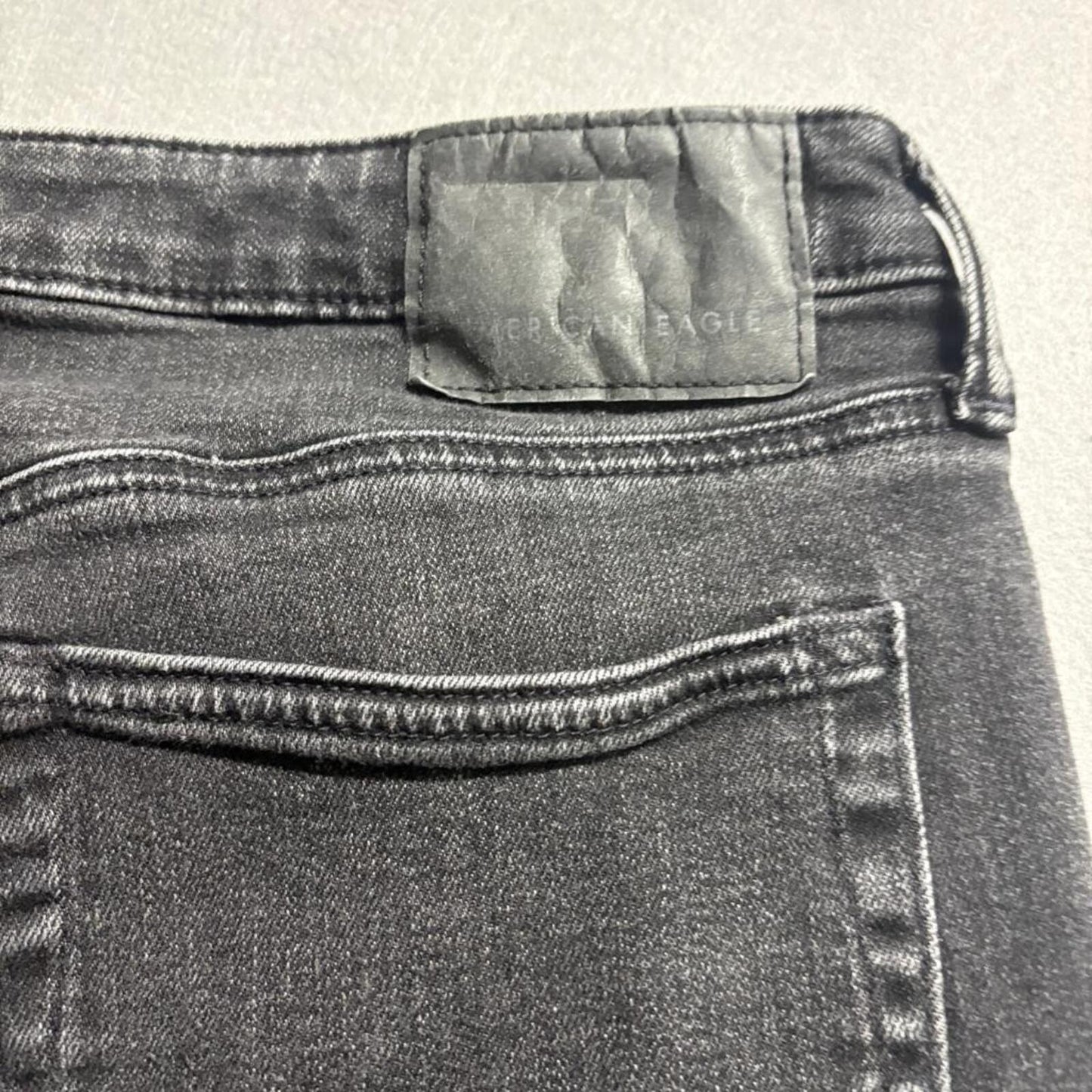 American Eagle Jeans Mens 32x32 Black Slim Straight Stretch Denim Pants 33x30