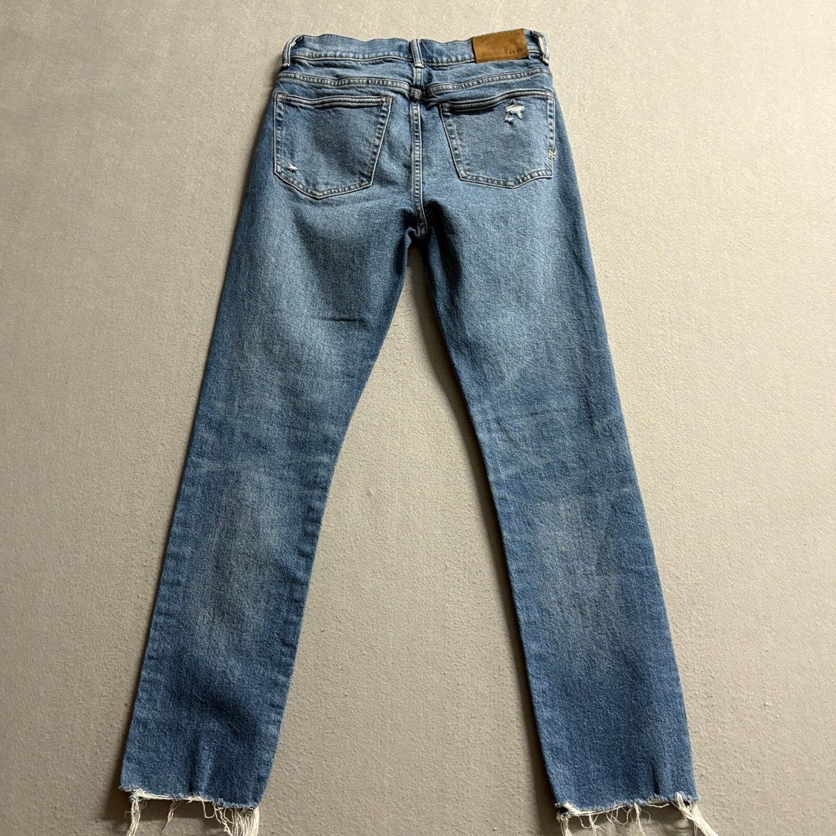 AE77 American Eagle Straight Crop Jeans Womens Size 0 Blue Denim Button Fly Raw
