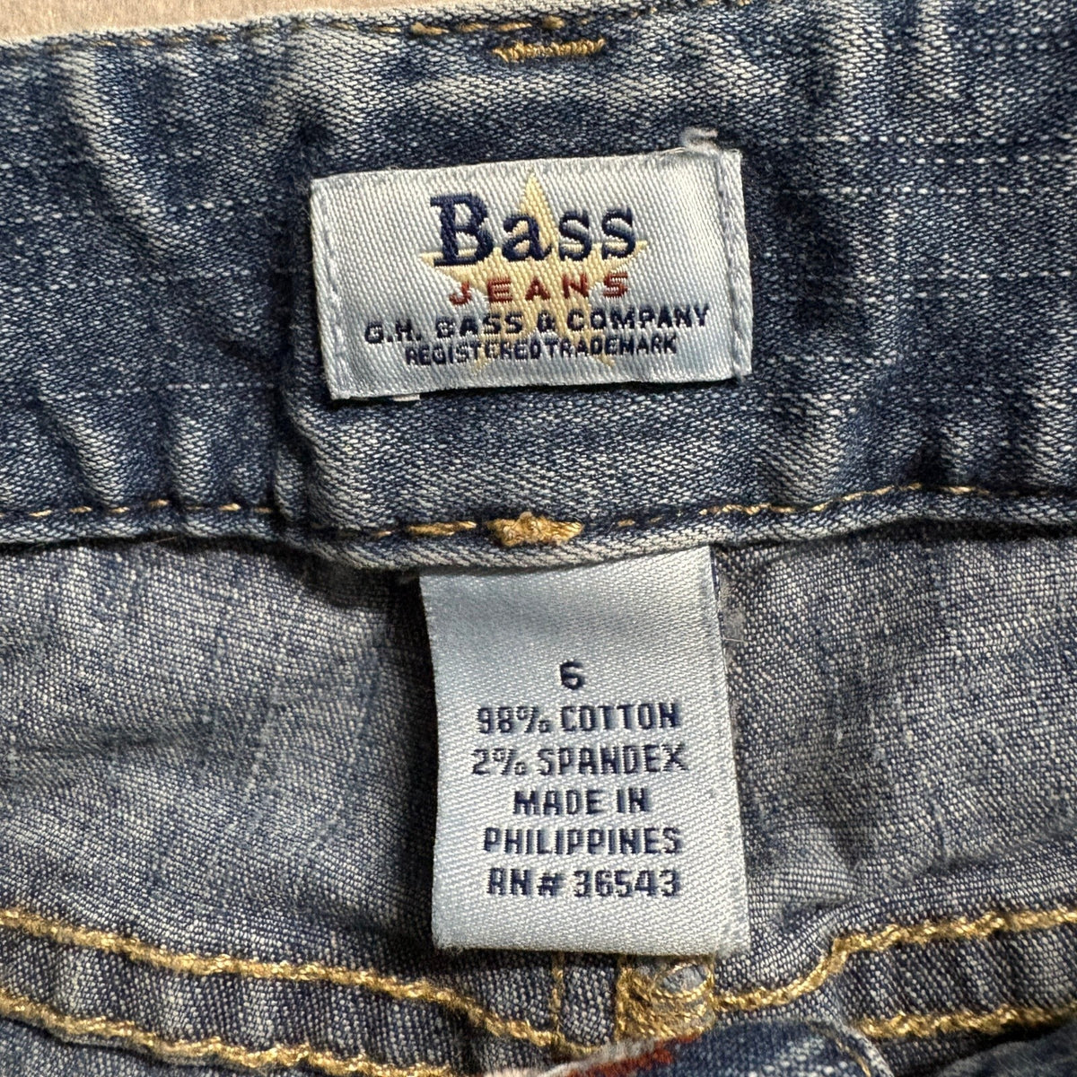 G.H. Bass & Co Women's Bootcut Jeans Size 6 Medium Wash Stretch Denim Blue