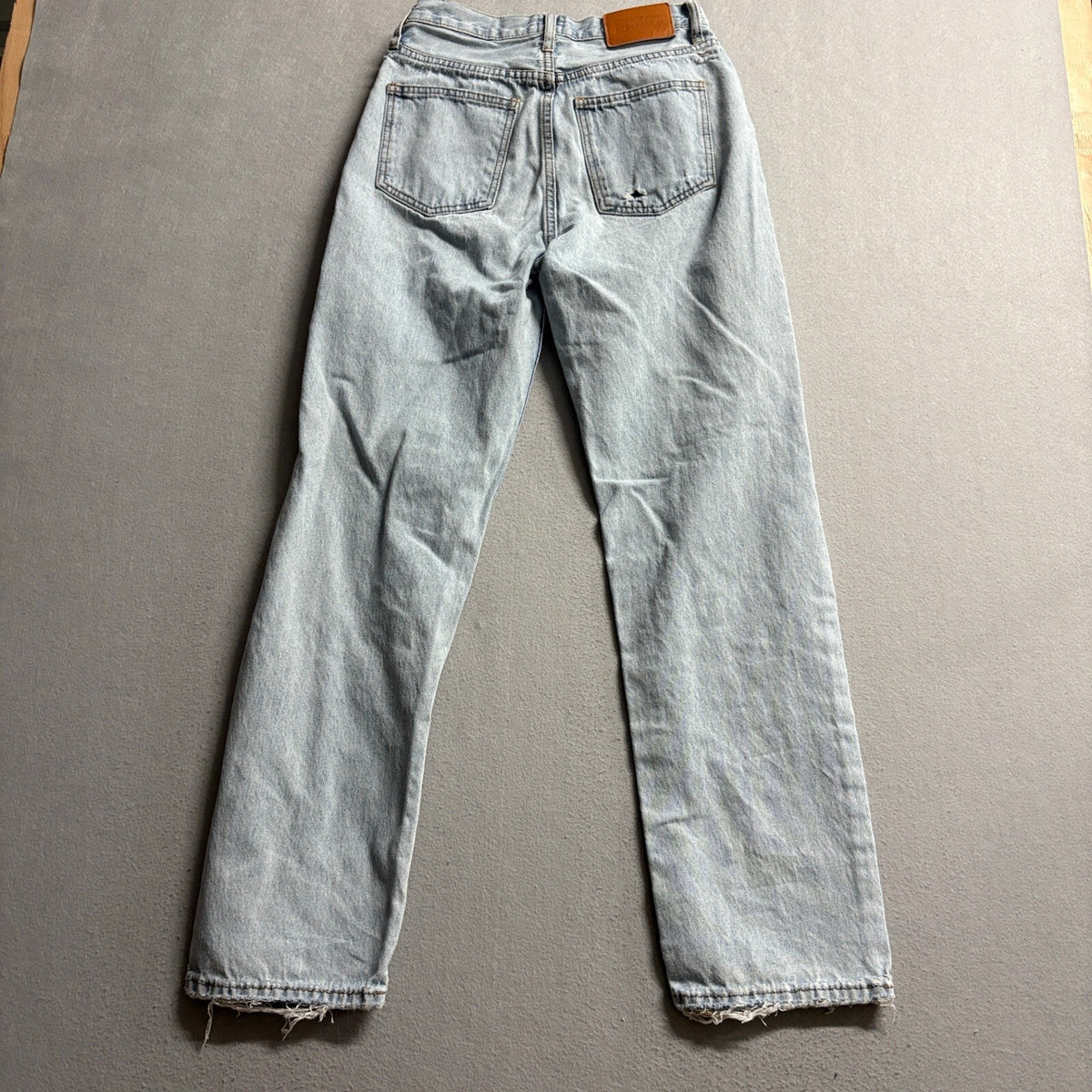 Princess Polly Distressed Straight Leg Jeans Womens Size US 0 Light Wash Denim