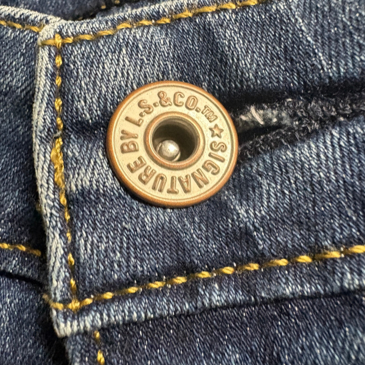 Signature by Levi Strauss Women 10 Short Modern Boot Cut Denim Jeans Blue W30