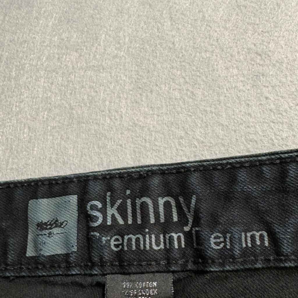Mossimo Premium Denim Skinny Jeans Womens 12S Black Stretch Fit 4 Short