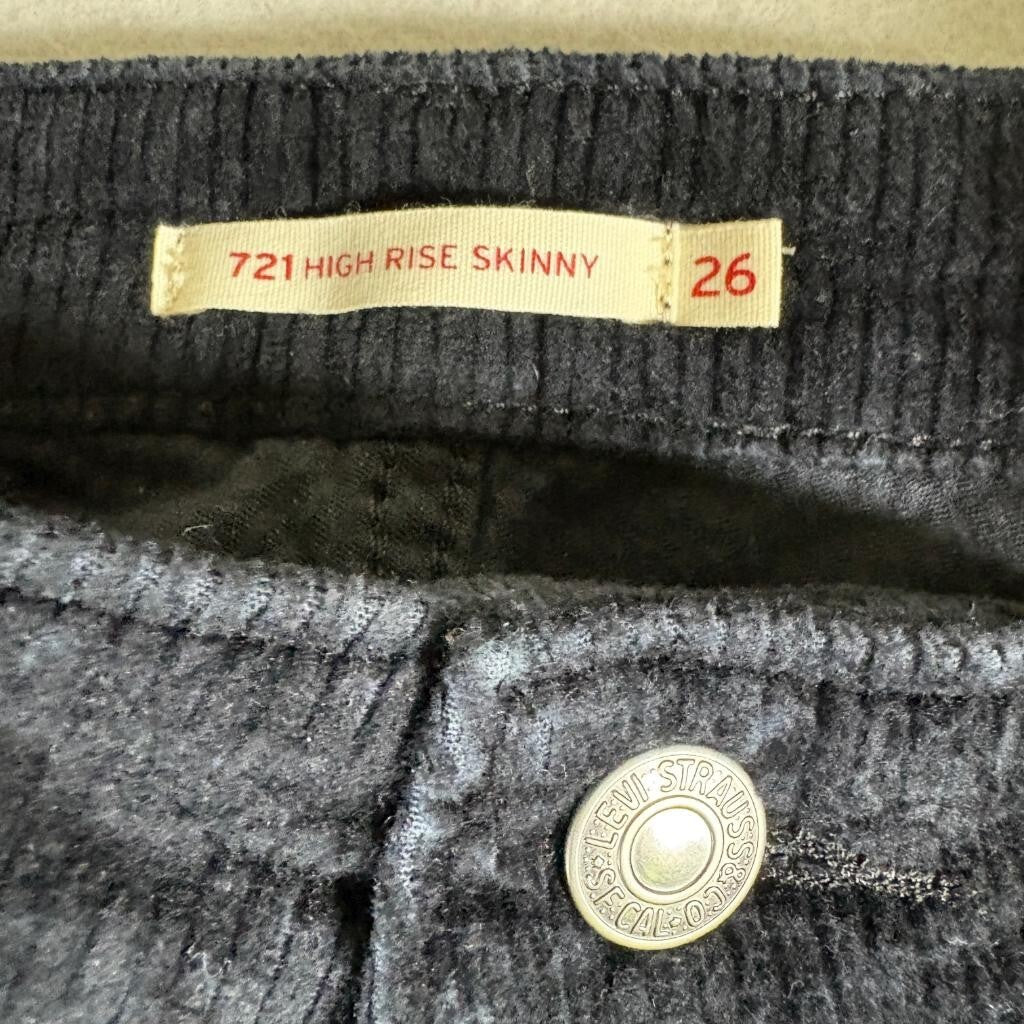 Levis 721 High Rise Skinny Corduroy Pants Womens Size 26 Black Stretch Cord