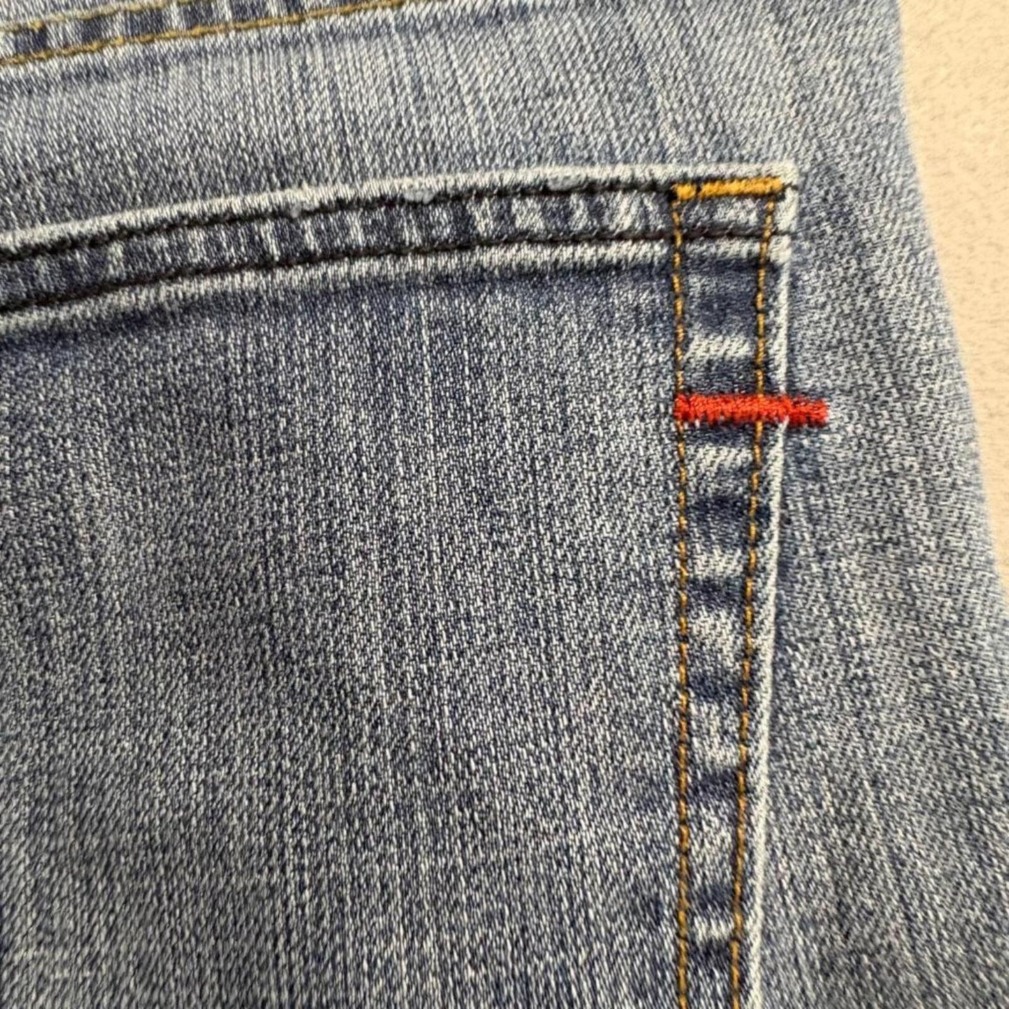 Gap 1969 Classic Fit Jeans Womens 8R Blue Denim Sandblasted Fade Stretch Bootcut
