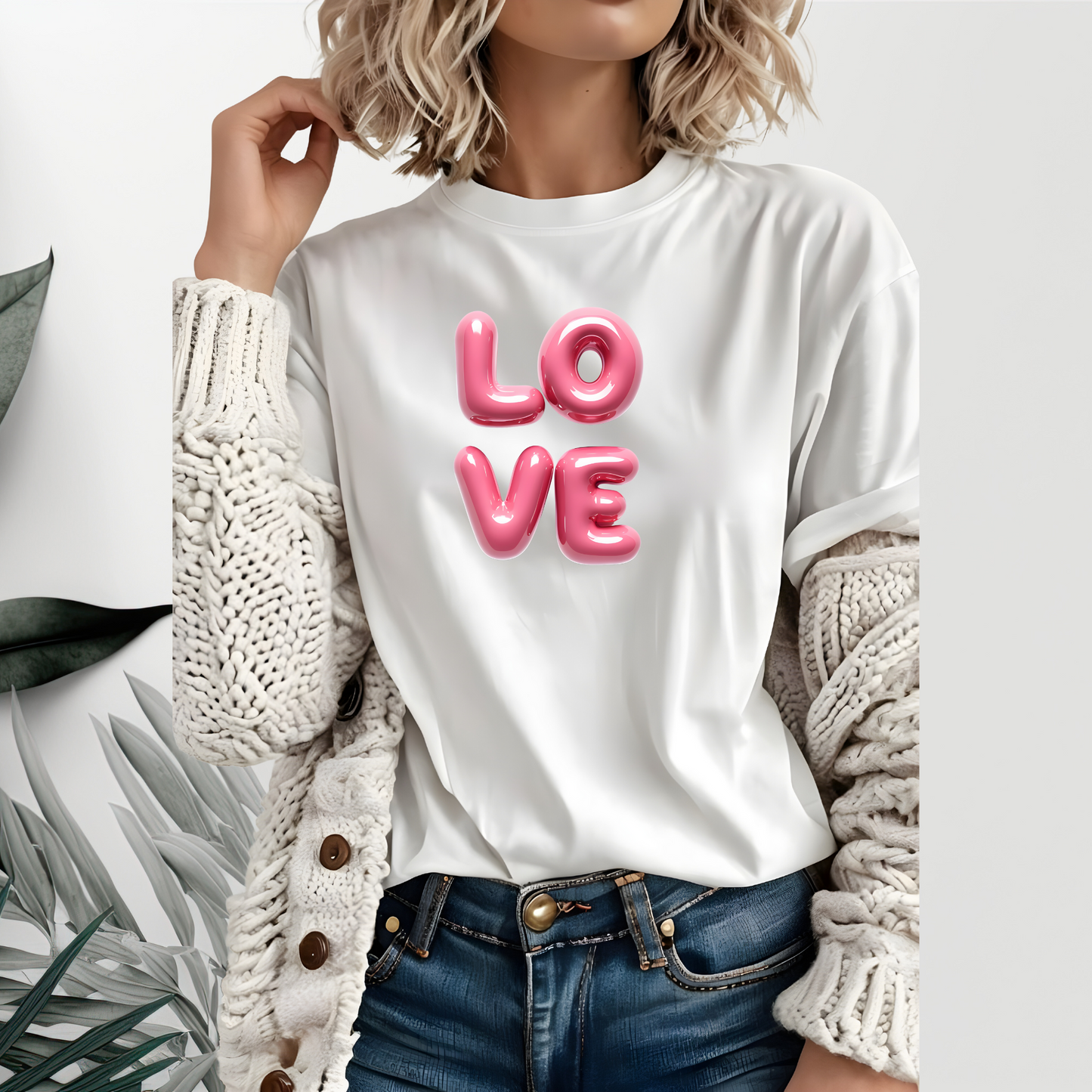 T-Shirt LOVE V-neck Valentines Day