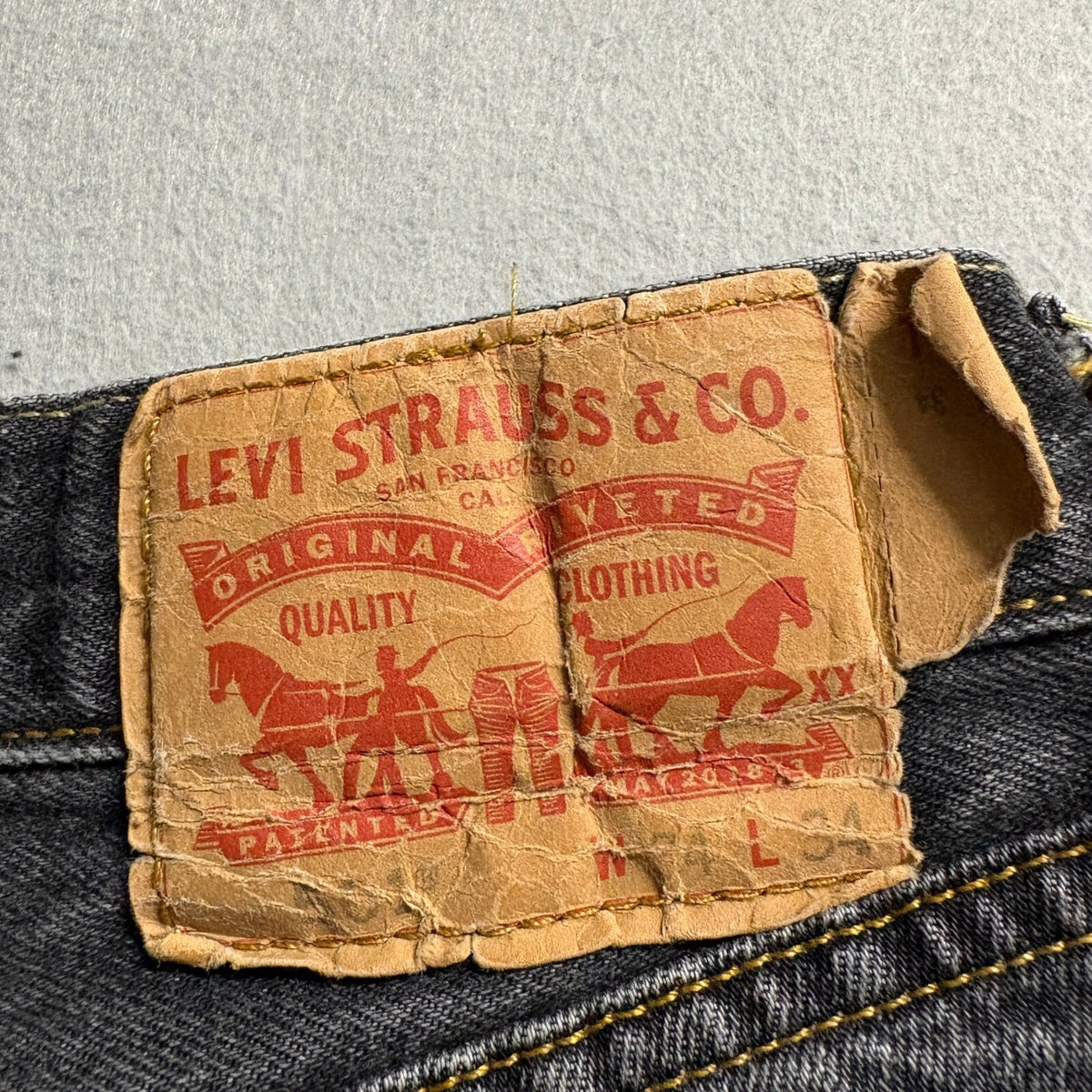 Levi's 501 Original Fit Jeans Mens 34x34 Grey Black Denim Button Fly Pants