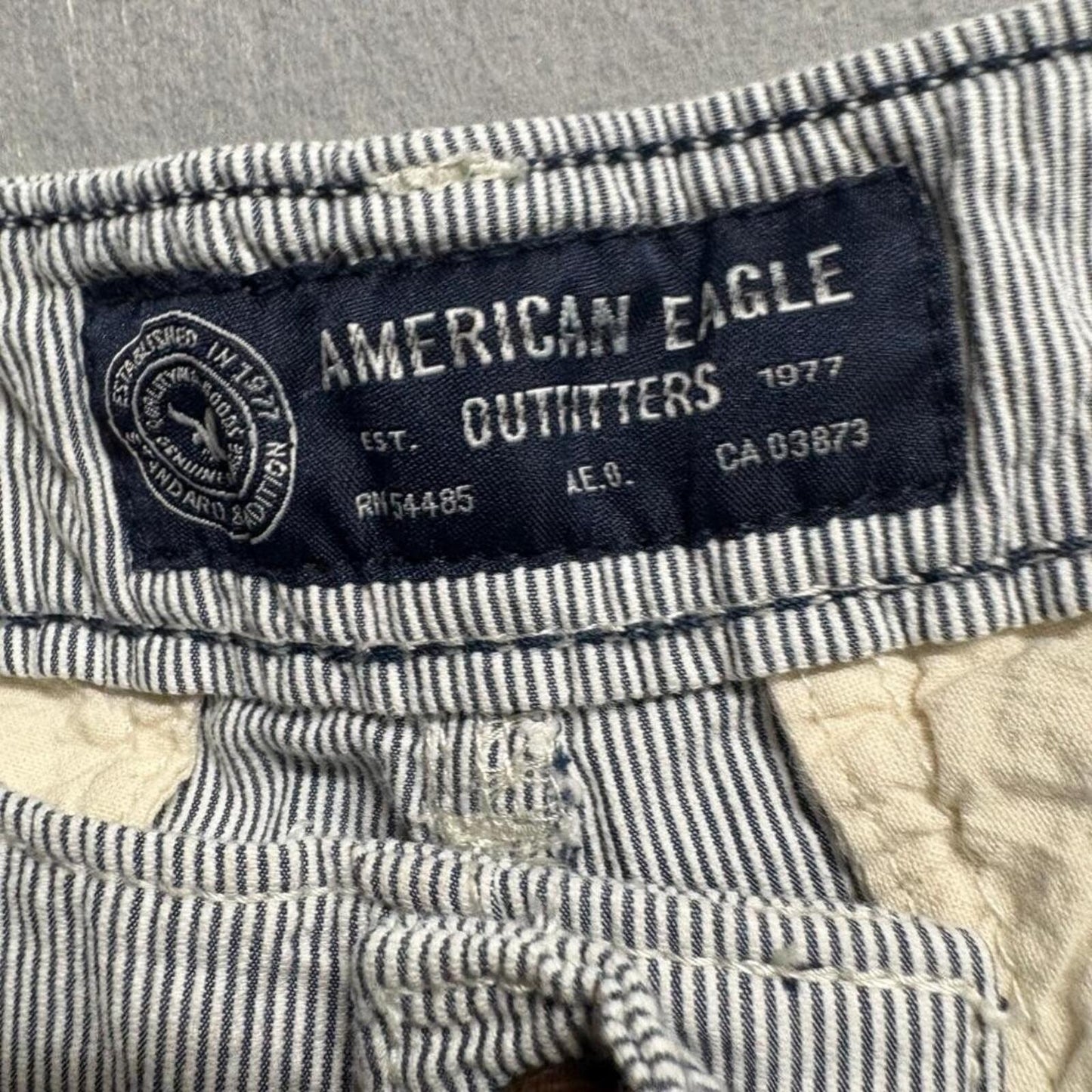 American Eagle Classic Shorts Mens 32 Blue White Seersucker Striped Cotton Chino