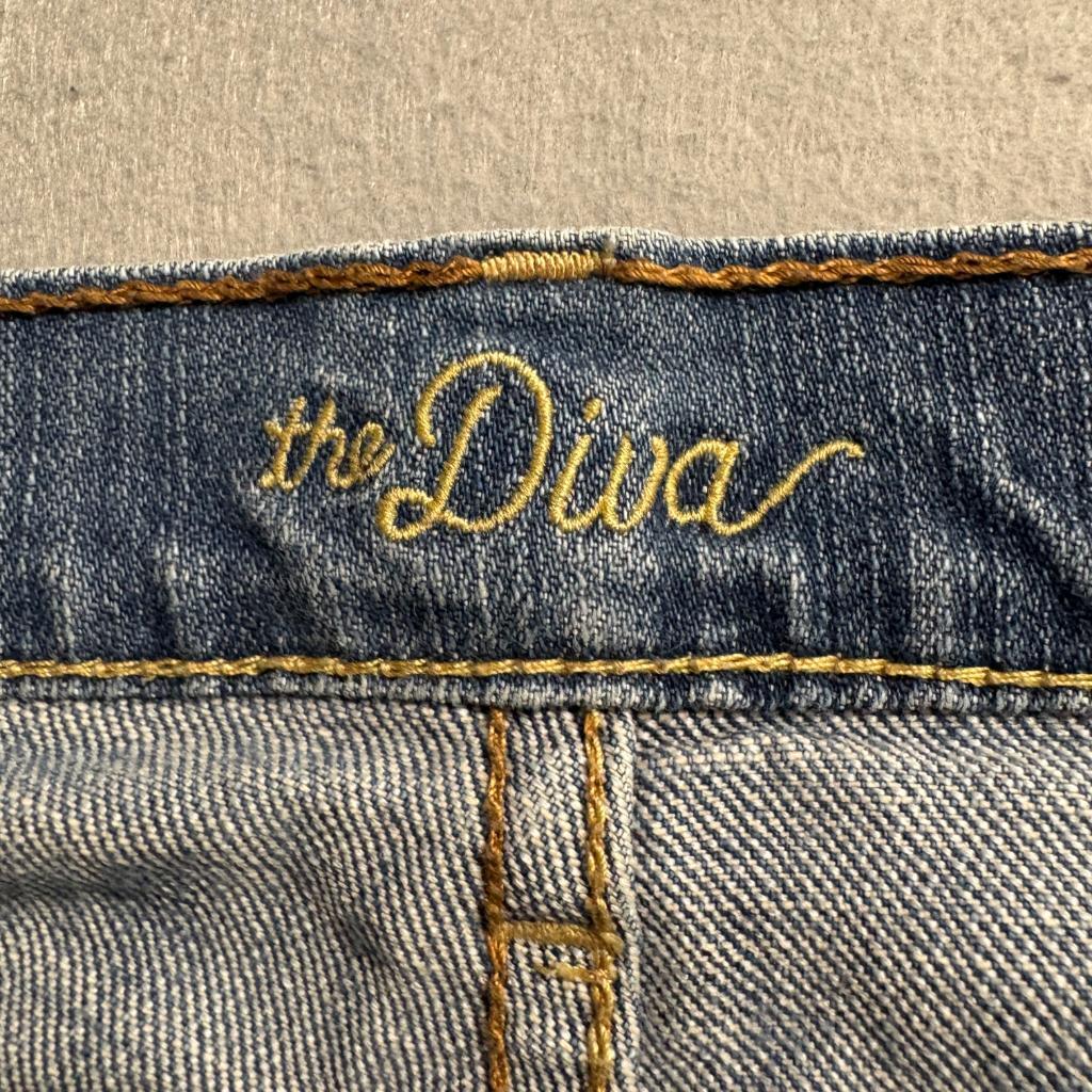 Old Navy The Diva Jeans Womens 10 Blue Denim Straight Leg Mid Rise Stretch