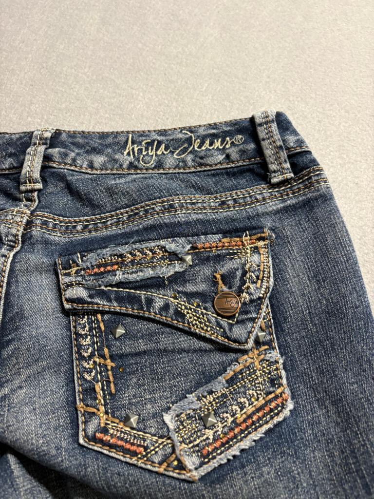 Ariya Jeans Womens 7/8 Blue Denim Capri Crop Embellished Pockets Stretch