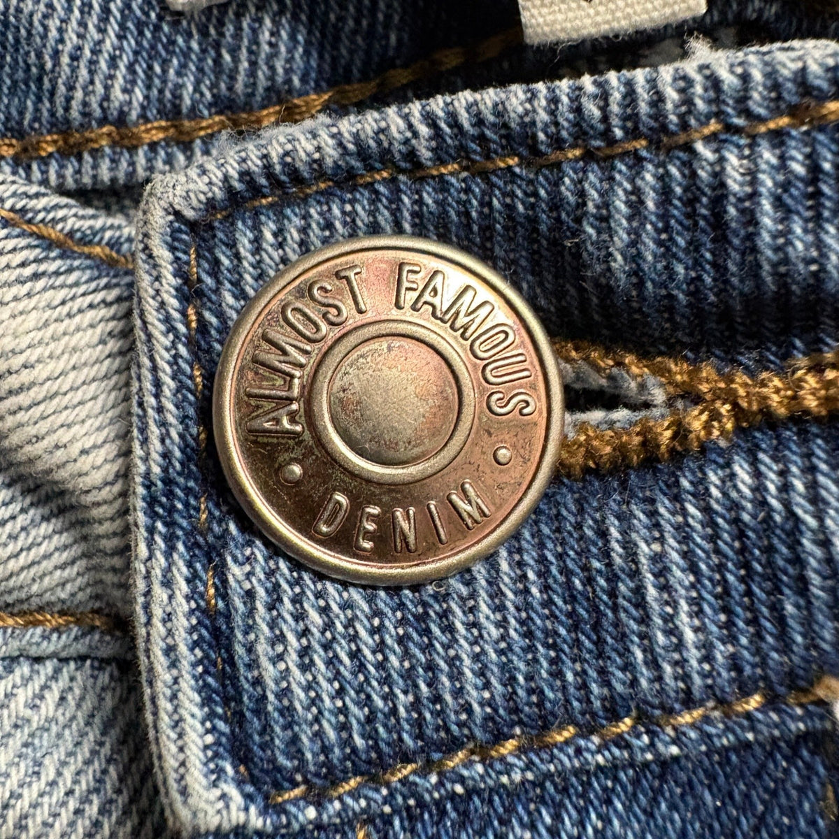 Almost Famous Two Tone Split Color Distressed Jeans Womens Size 1 High Rise Hem