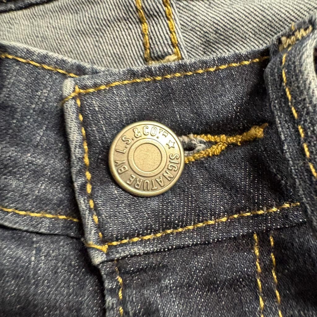 Signature by Levi Strauss Co Gold Womens Mid Rise Straight Jeans Size 6S W28 L30