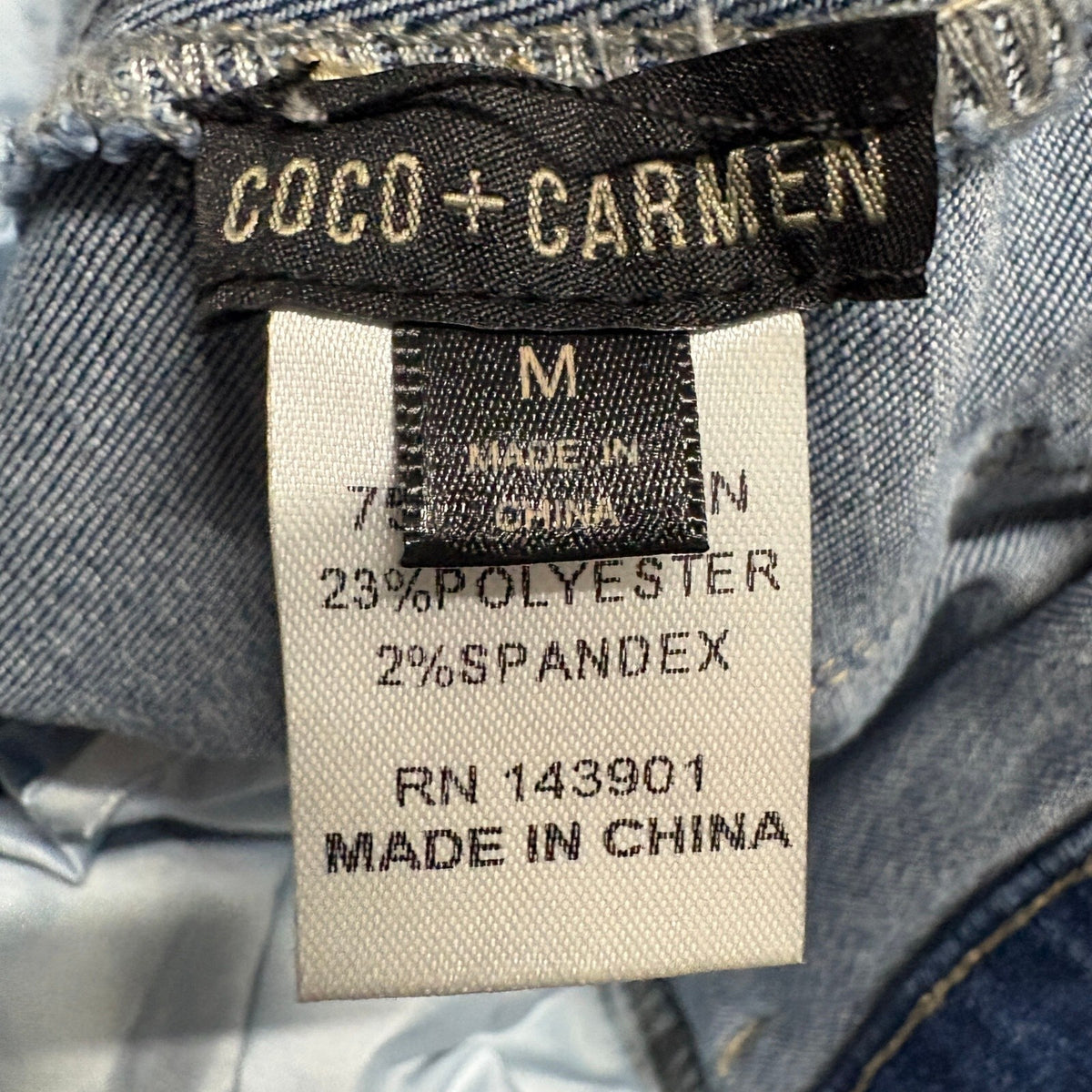 Coco Carmen Daisy Embroidered Distressed Jeans Womens Size M Medium Blue Denim