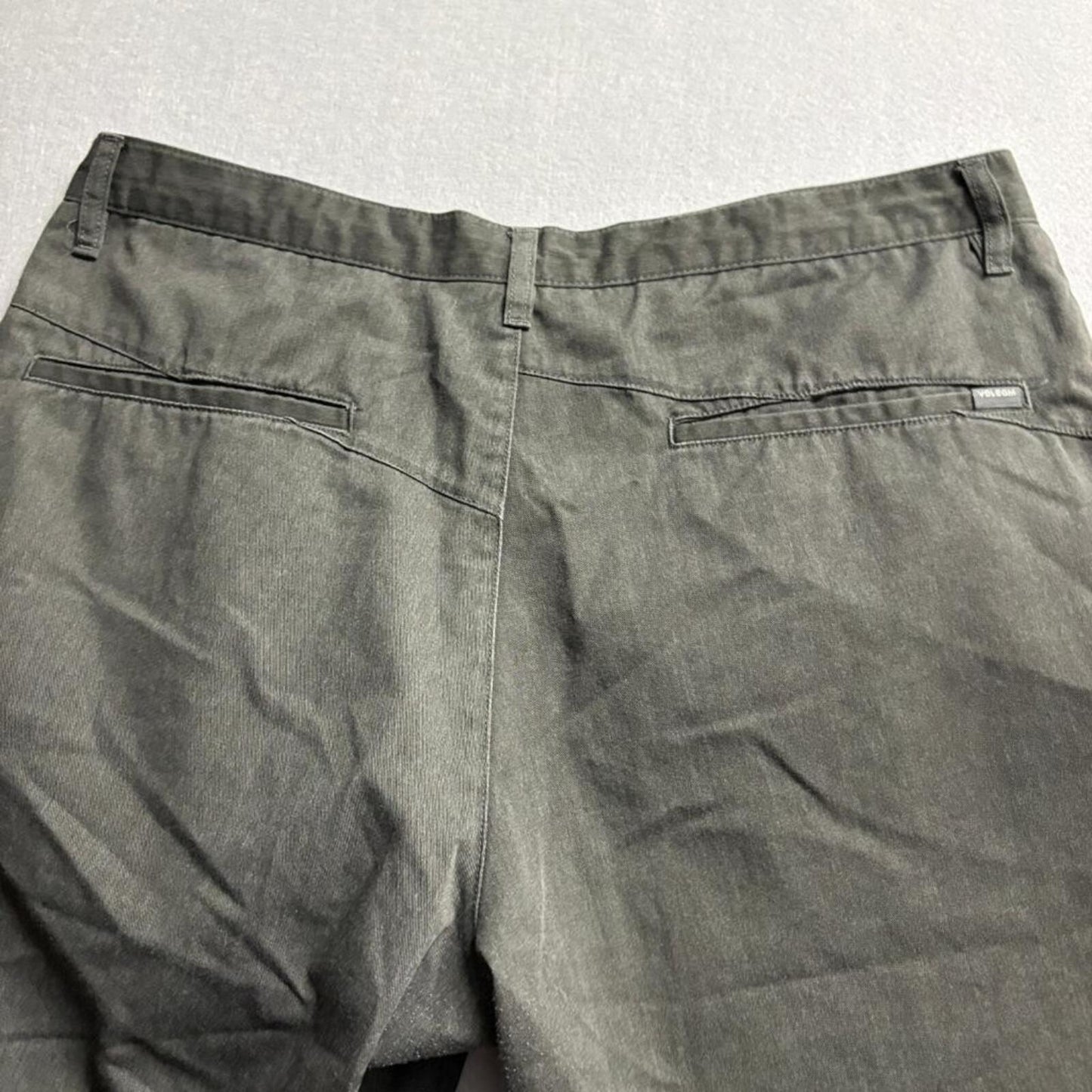 Volcom Chino Shorts Mens 38 Gray Green Stretch Casual Skateboarding Flat Front