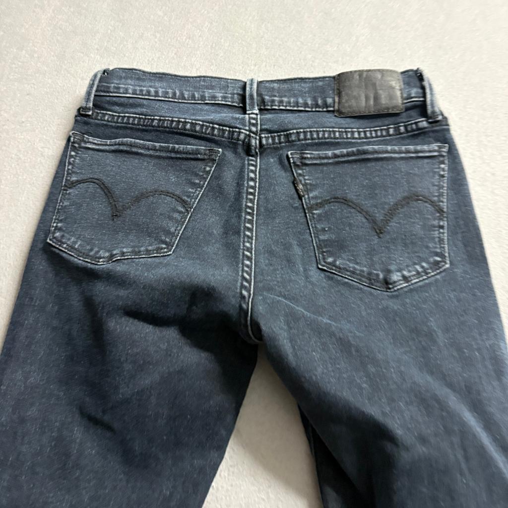Levi's 710 Super Skinny Jeans Womens 27 Dark Wash Raw Hem Stretch Denim W27 L30
