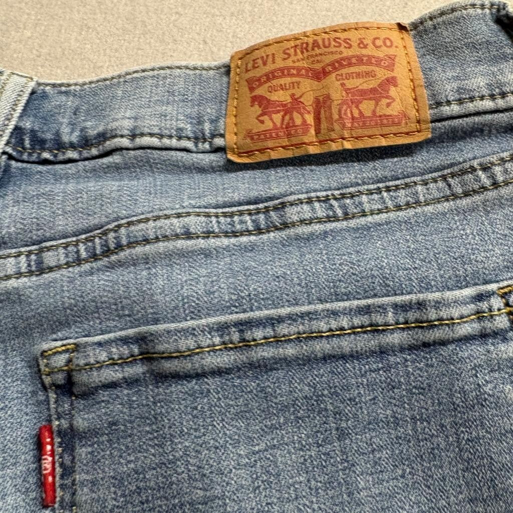 Levis Classic Bootcut Jeans Womens 28 Light Wash Denim Blue Stretch Pants