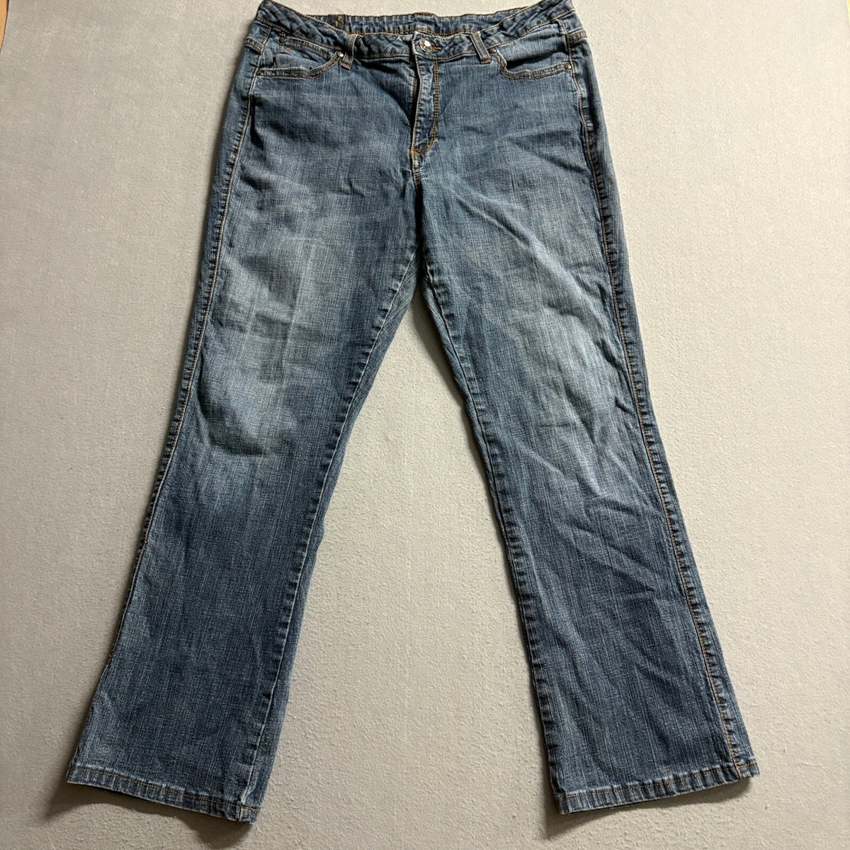 Aura From Wrangler Jeans Womens 16 AVG Blue Denim Straight Leg Embellished