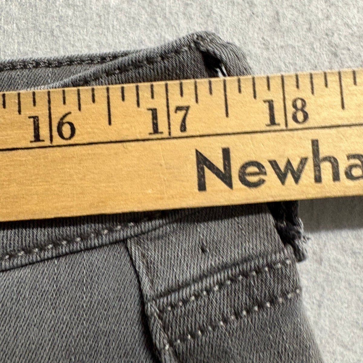 NYDJ Curves 360 Womens Crop Jeans Size 12 Gray Denim Stretch Capri Pants