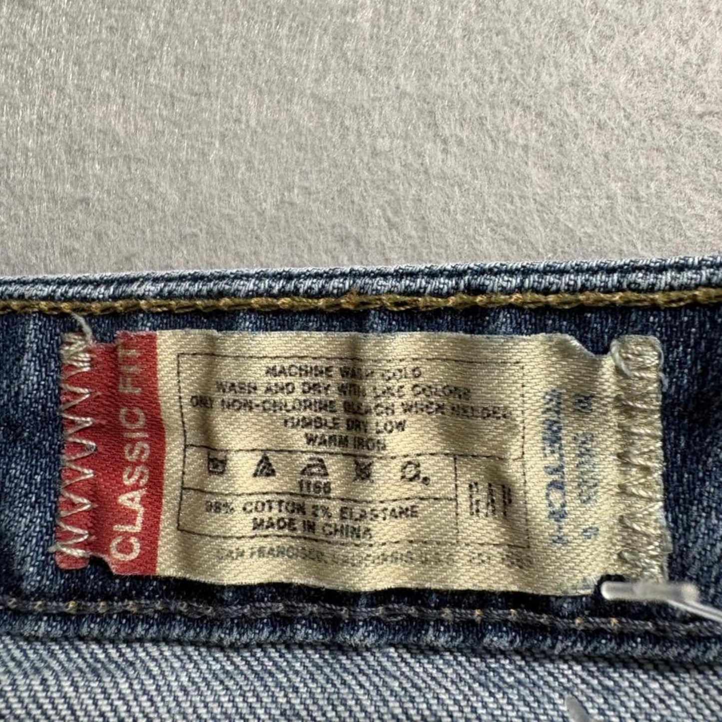 Gap 1969 Classic Fit Jeans Womens 8R Blue Denim Sandblasted Fade Stretch Bootcut
