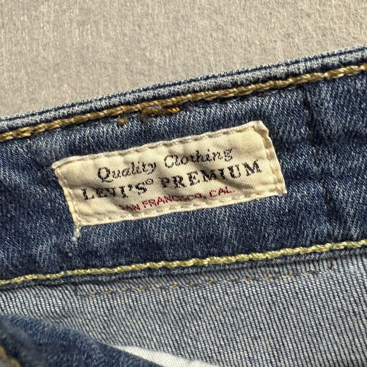 Levis Premium 721 High Rise Skinny Jeans Womens 29 Distressed Raw Hem Blue Denim