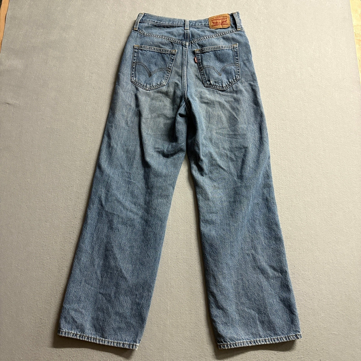 Levis High Waisted Straight Jeans Womens 27 Medium Wash Blue Denim Pants