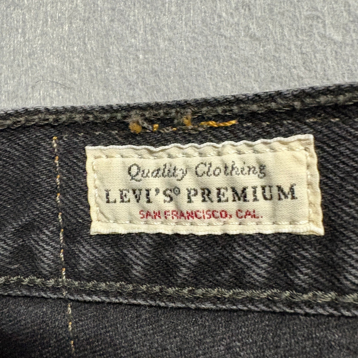 Levi's Premium Wedgie Straight Jeans Womens 26 Black Distressed Raw Hem Denim