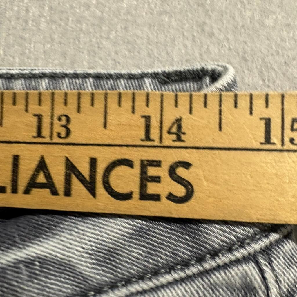 Cabi Button Fly Straight Jeans Womens Size 4 Gray Denim Stretch Pants Style 4520
