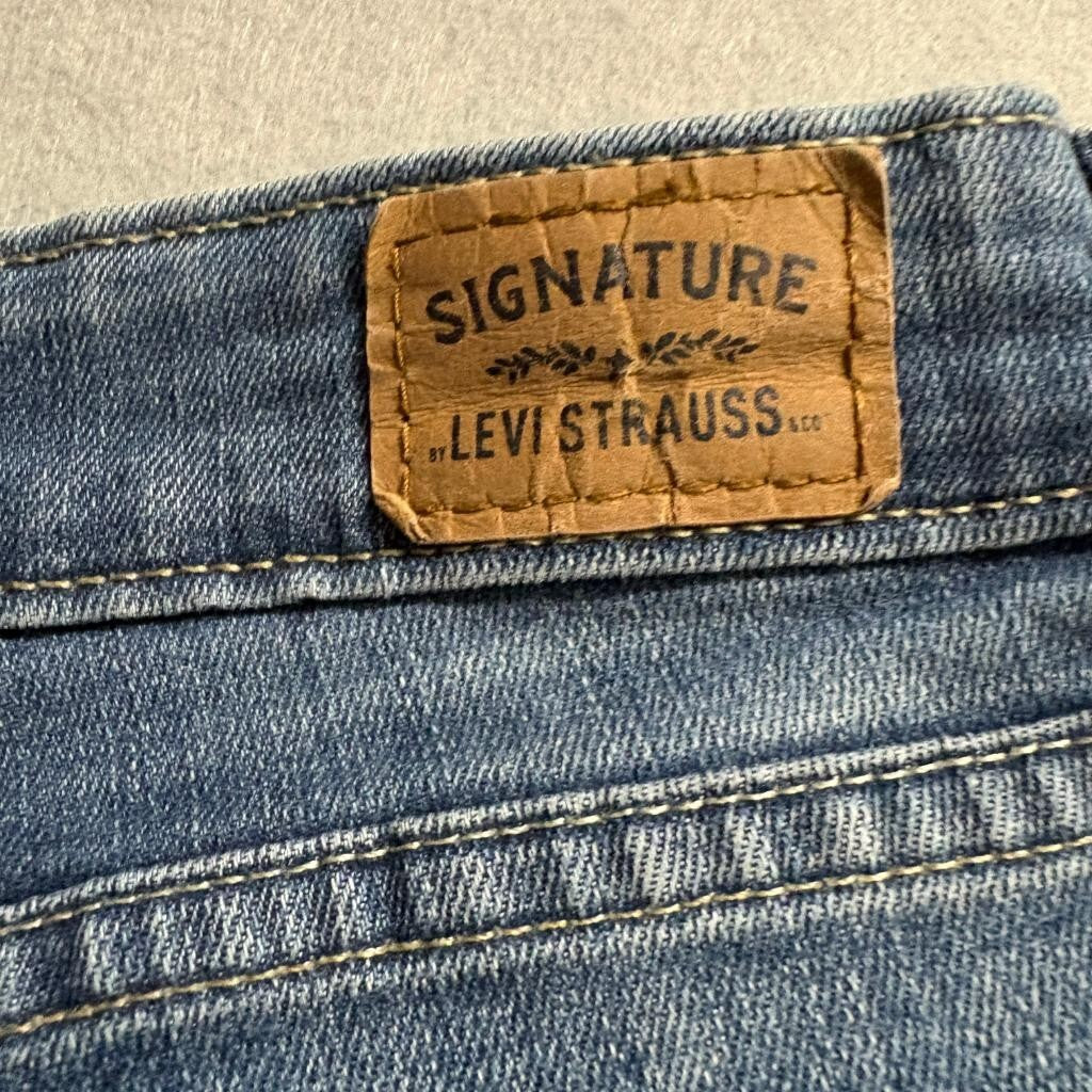 Signature by Levi Strauss Co Womens Jeans Size 12 Medium Wash Bootcut Denim
