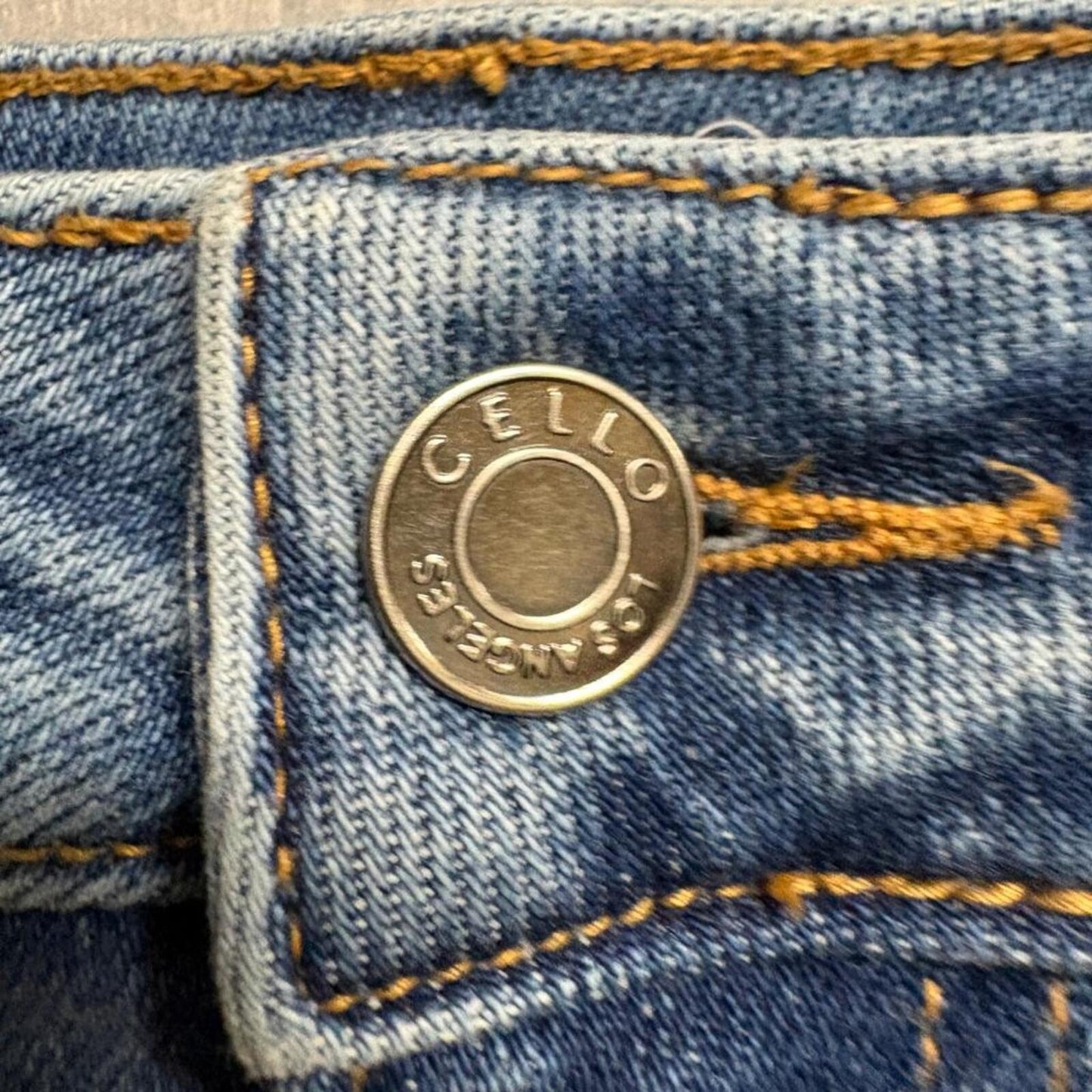 Cello Jeans Womens Size 5 Blue High Rise Mom Tapered Leg Distressed Denim