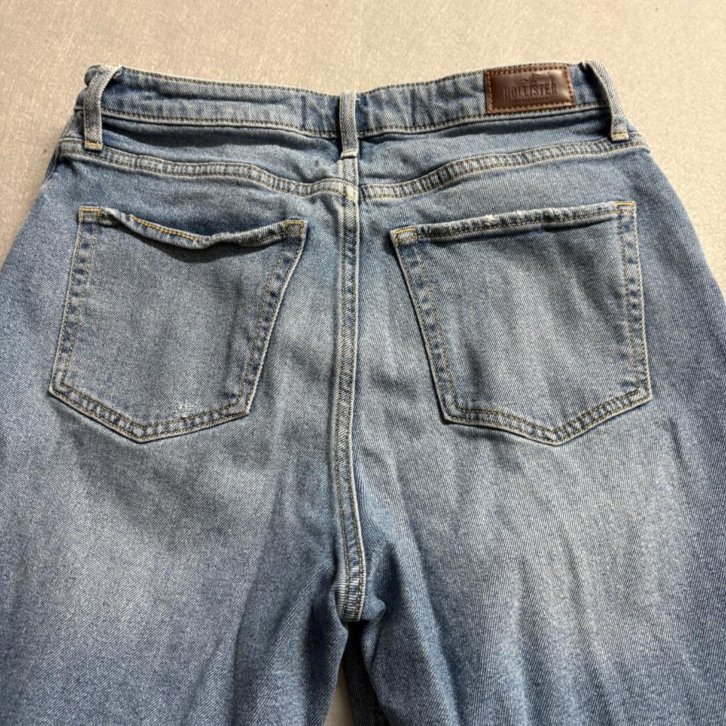 Hollister Ultra High Rise Dad Jeans Womens 11S W30 L29 Distressed Blue Denim