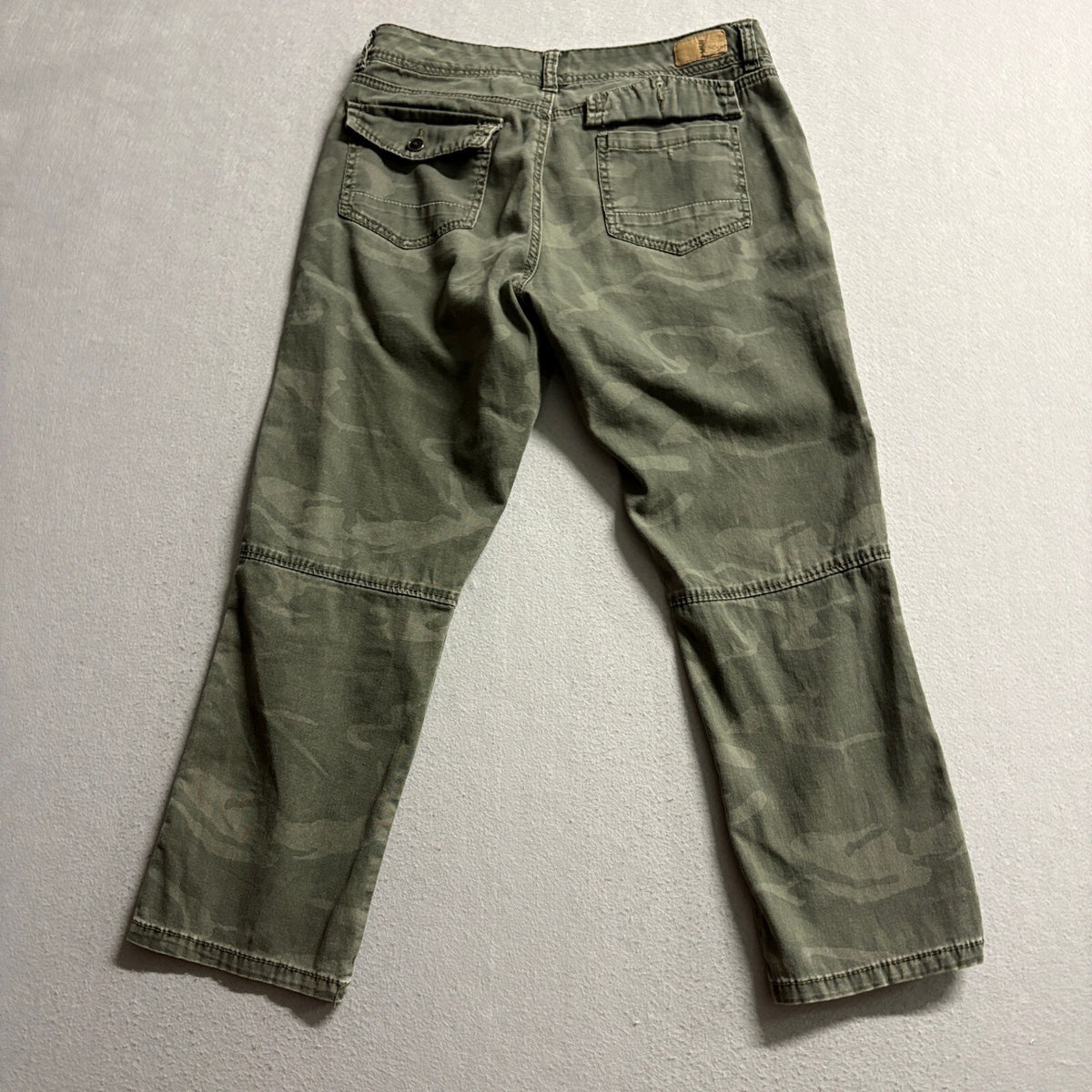 Supplies by Union Bay Camo Cargo Pants Womens Size 6 Green Utility Stretch Slim