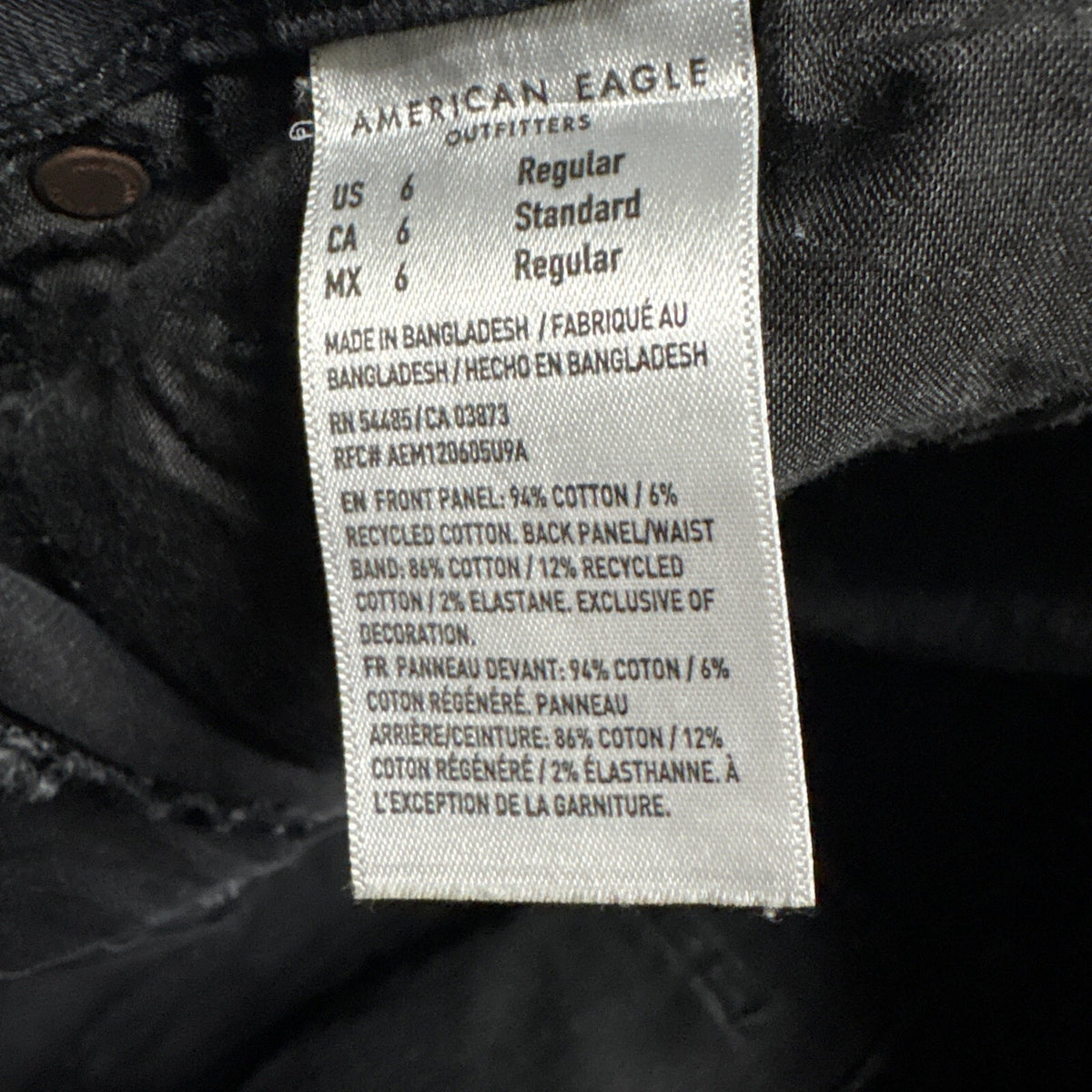 American Eagle Strigid Mom Jeans Womens 6 Black Distressed High Rise Denim