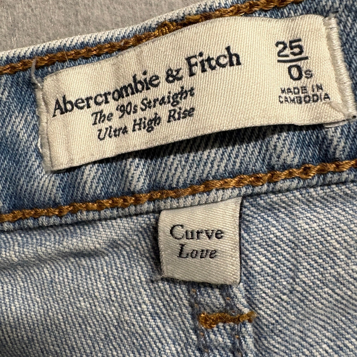 Abercrombie & Fitch Curve Love 90s Straight Ultra High Rise Jeans 25/0S Blue