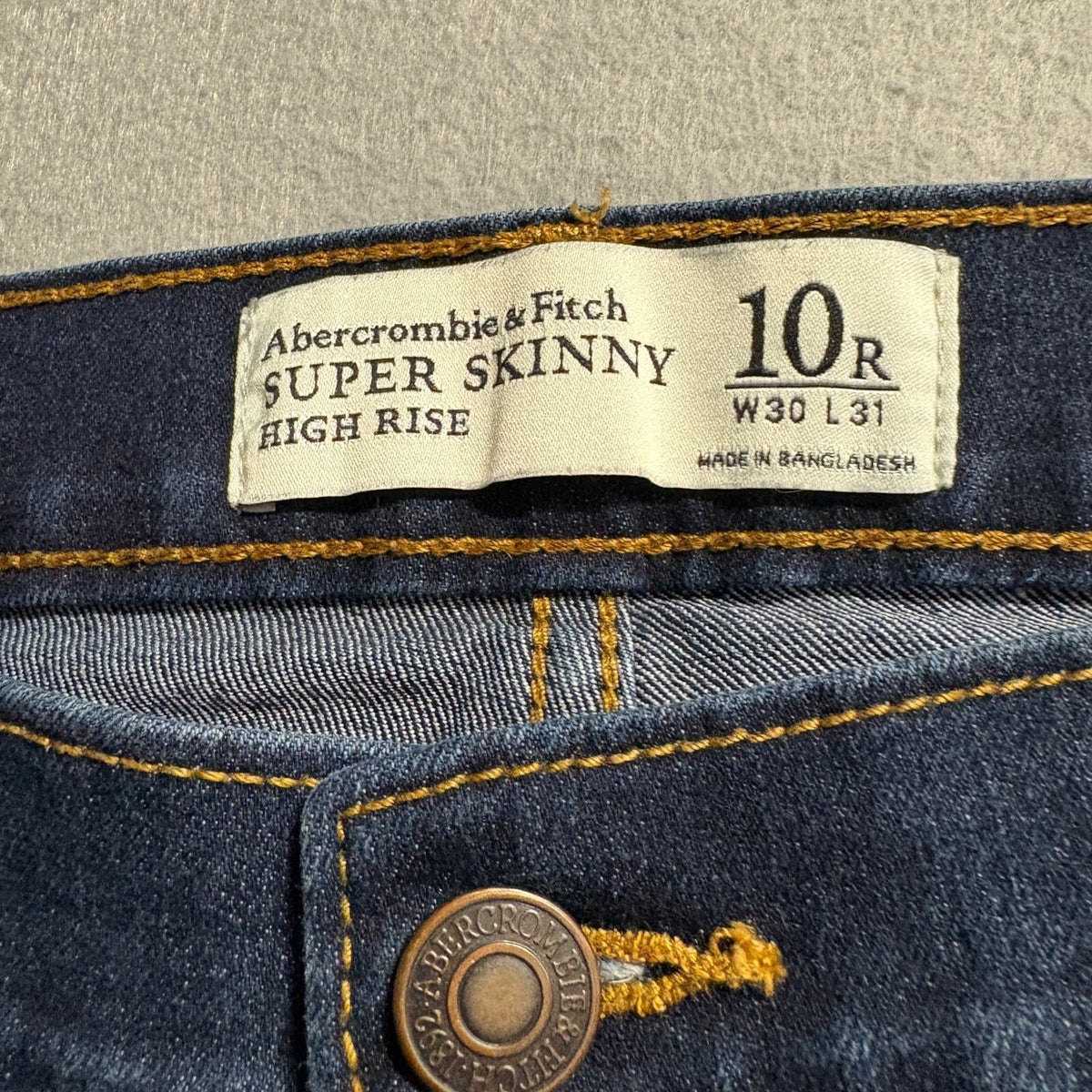 Abercrombie & Fitch Super Skinny High Rise Jeans Womens Size 10R Dark Wash